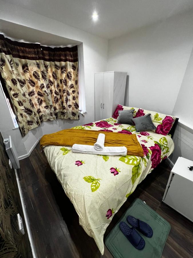 Good Priced Single Rooms In Sherperds Bush ลอนดอน ภายนอก รูปภาพ