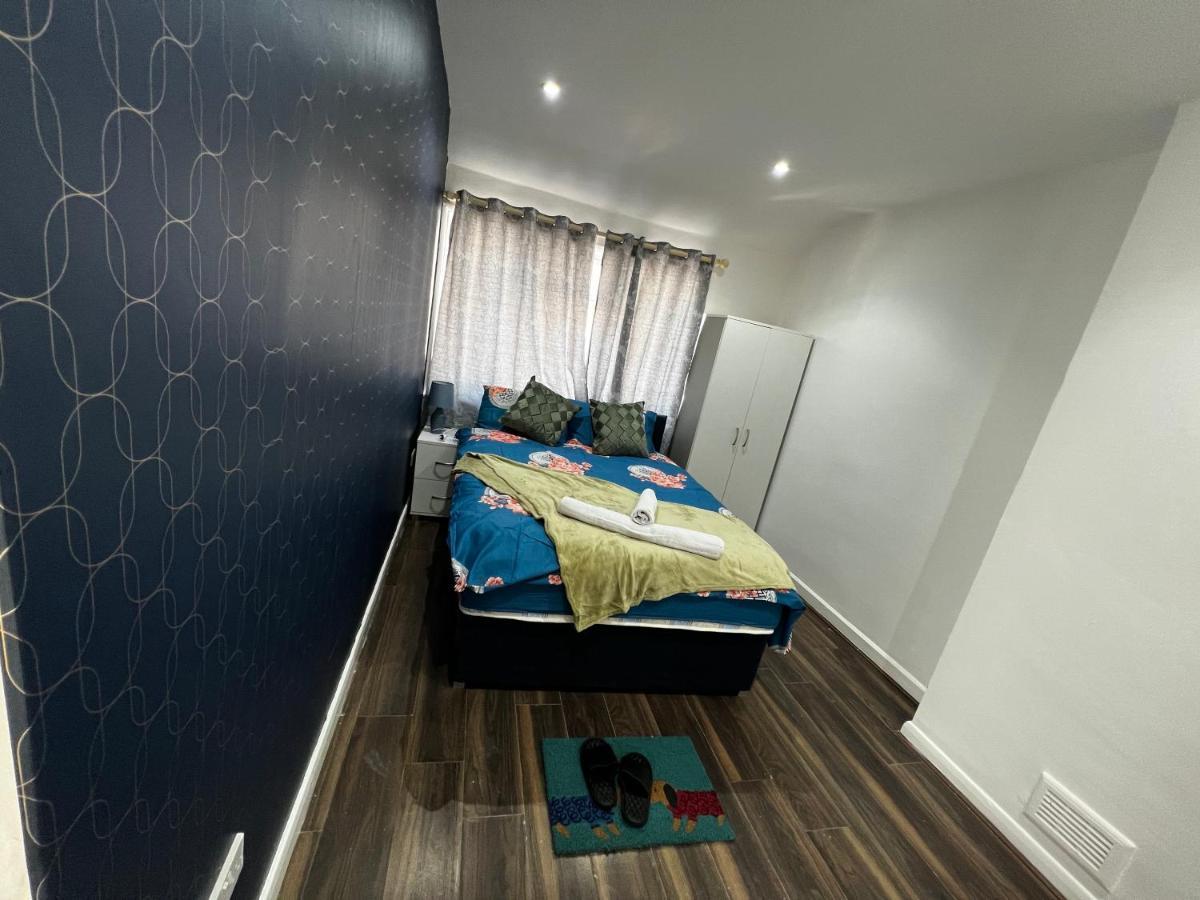 Good Priced Single Rooms In Sherperds Bush ลอนดอน ภายนอก รูปภาพ